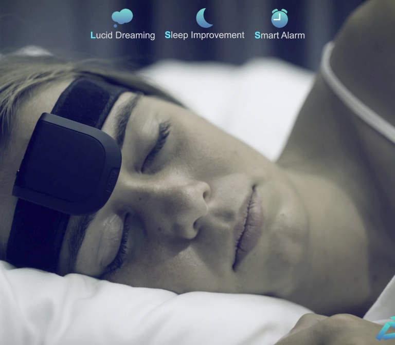iBand+ headband to measure and improve sleep and dreaming 